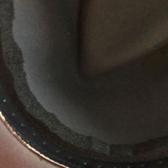 Cowboy hat 🤠  Grey/braid around crown/feathers/kangaroo accent gold tone large - Picture 8 of 14